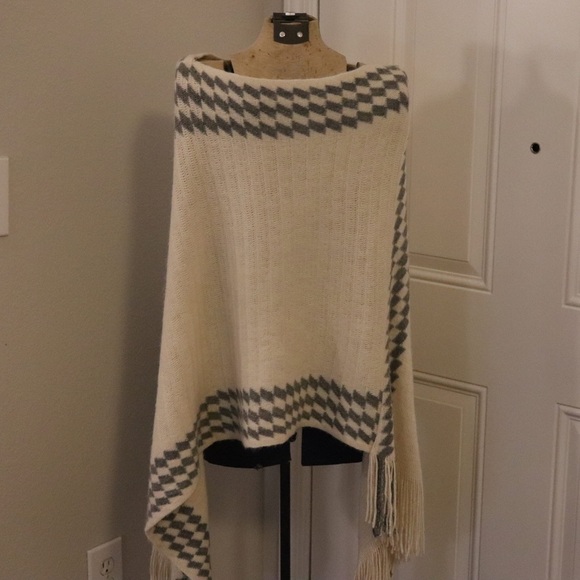 Karma Cream Gray Sweater Poncho Fringe Tassels Woven Diamond Pattern Trim - Picture 5 of 10